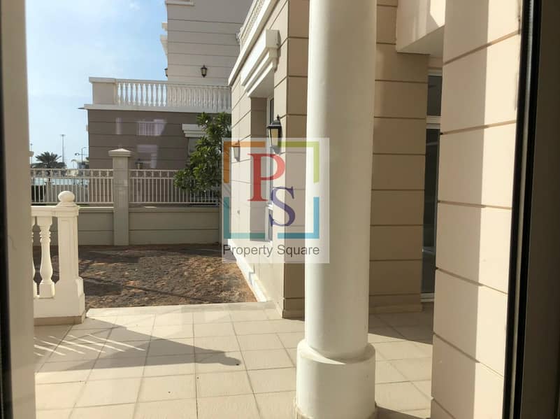 26 Amazing 5 Bed villa  with Luxurious Finishing.