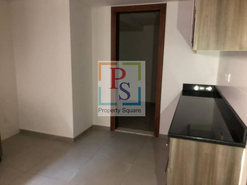 25 Amazing 5 Bed villa  with Luxurious Finishing.