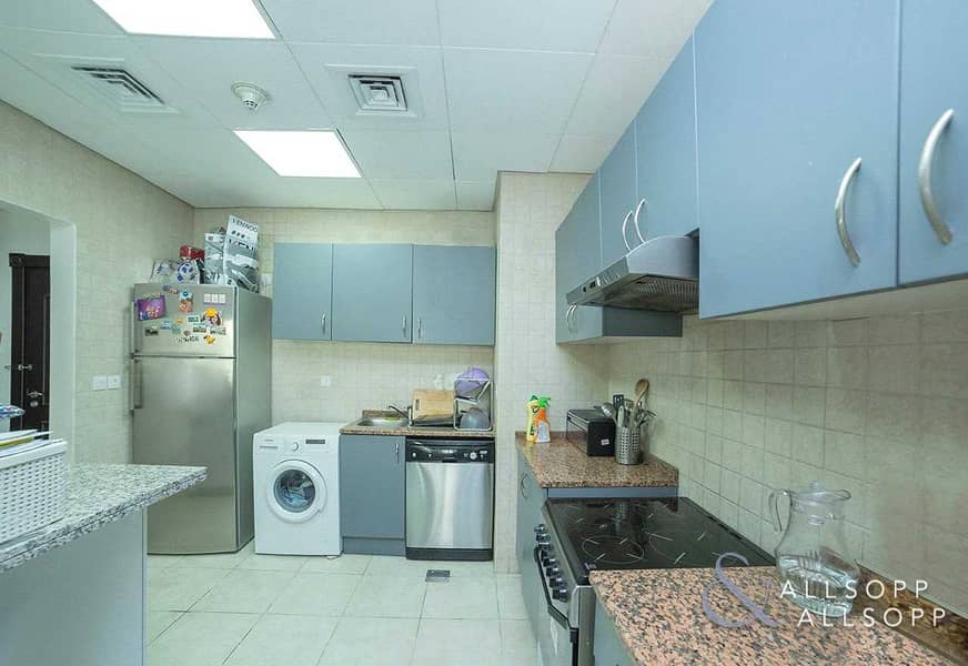3 Upgraded Kitchen | Great Views | 1 Bed