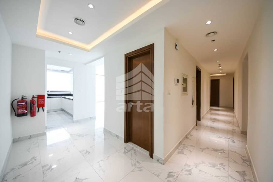 2 Amazing Canal View Apartment at Al Habtoor City