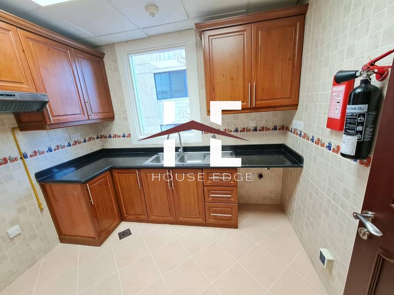 4 Lovely 1 BHK with Closed Kitchen
