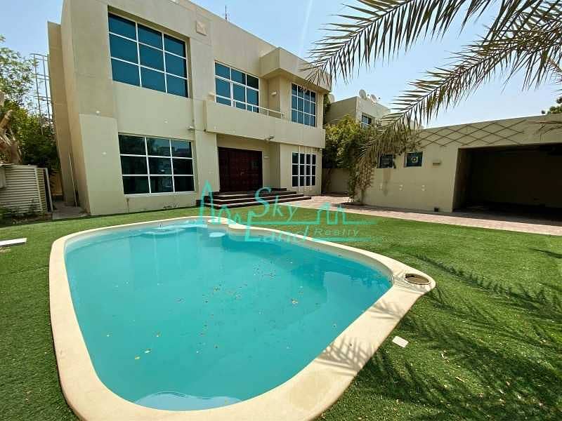 Beautiful 5 Bed+M Villa With A Private Pool