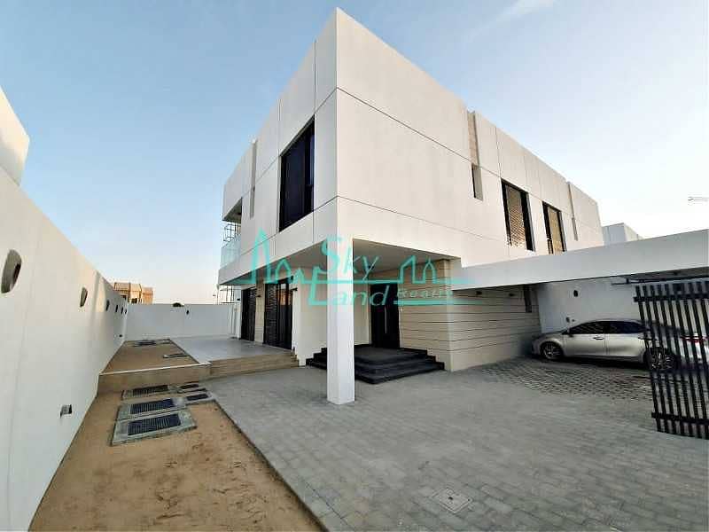 4 Brand New 4 Bed Villa With A Private Garden