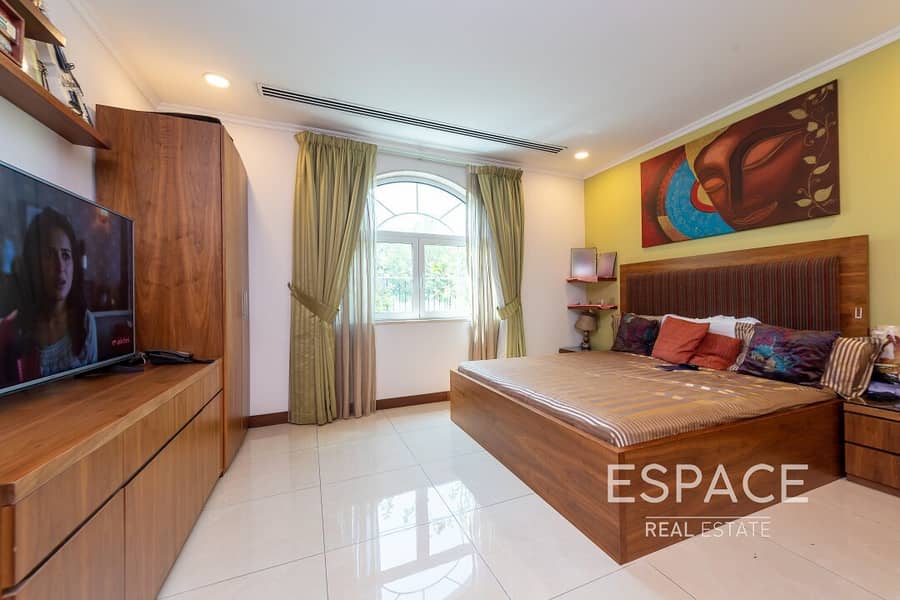 8 One of a Kind Villa - Jumeirah Park - Modern