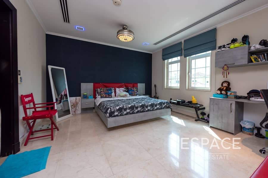12 One of a Kind Villa - Jumeirah Park - Modern