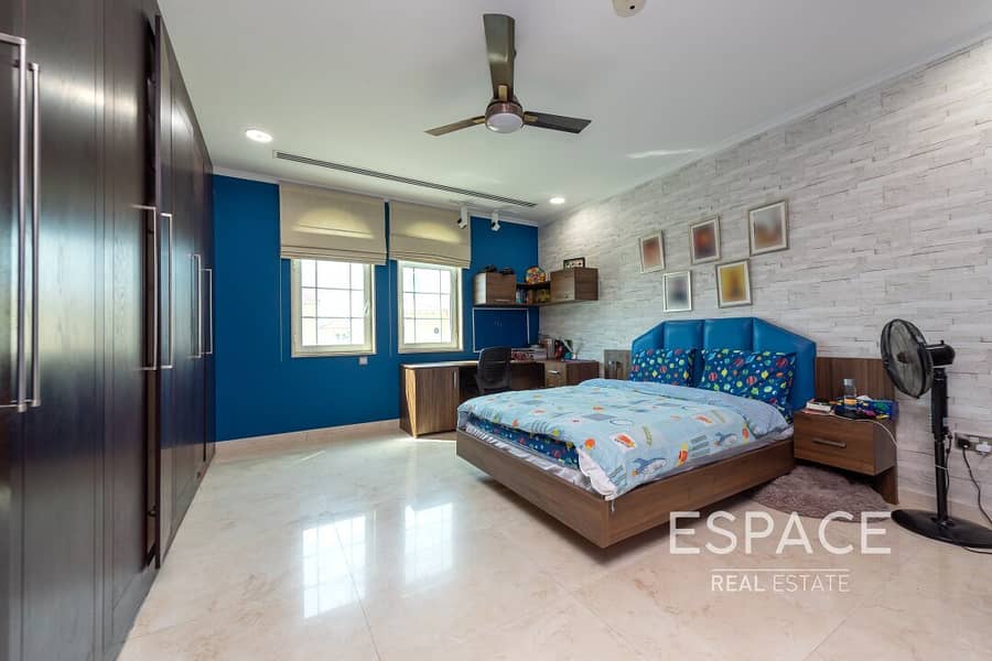 13 One of a Kind Villa - Jumeirah Park - Modern