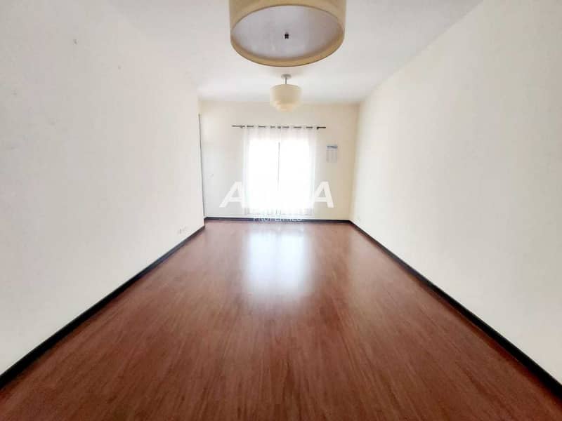 8 1BR in Green Lakes | Near Metro Station