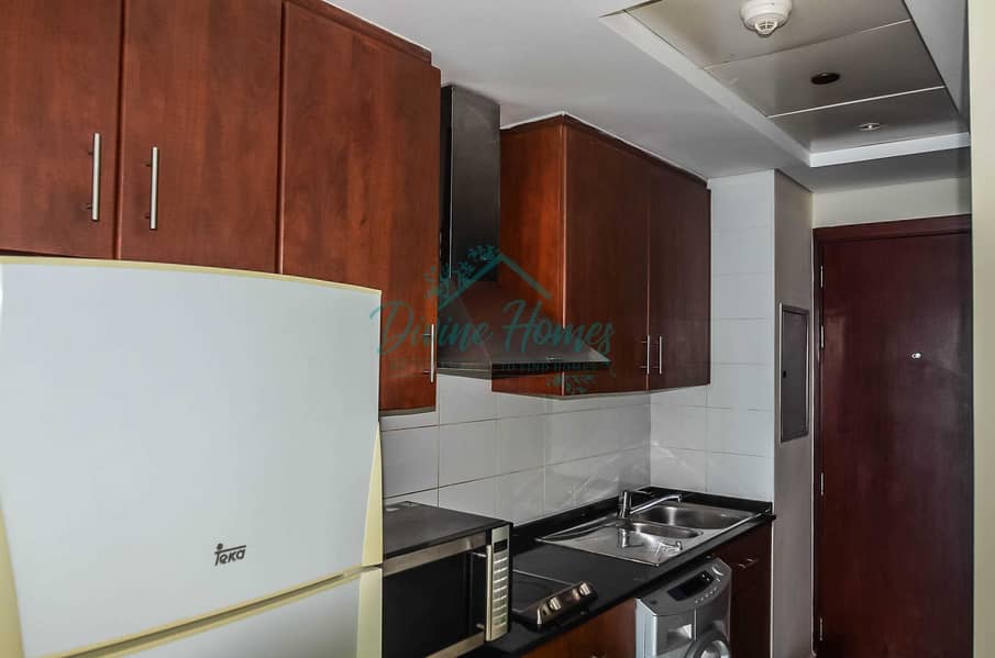 4 Close to Metro | Equipped Kitchen | Parking | Balcony