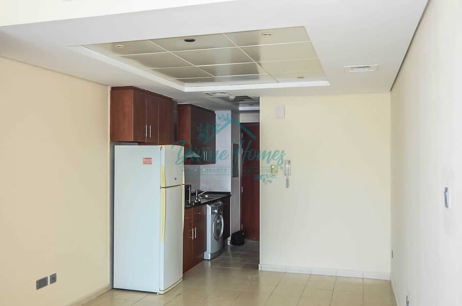 5 Close to Metro | Equipped Kitchen | Parking | Balcony