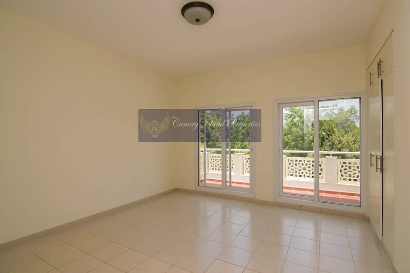9 Perfect Condition! 5 Bed!Landscaped!Meadows4