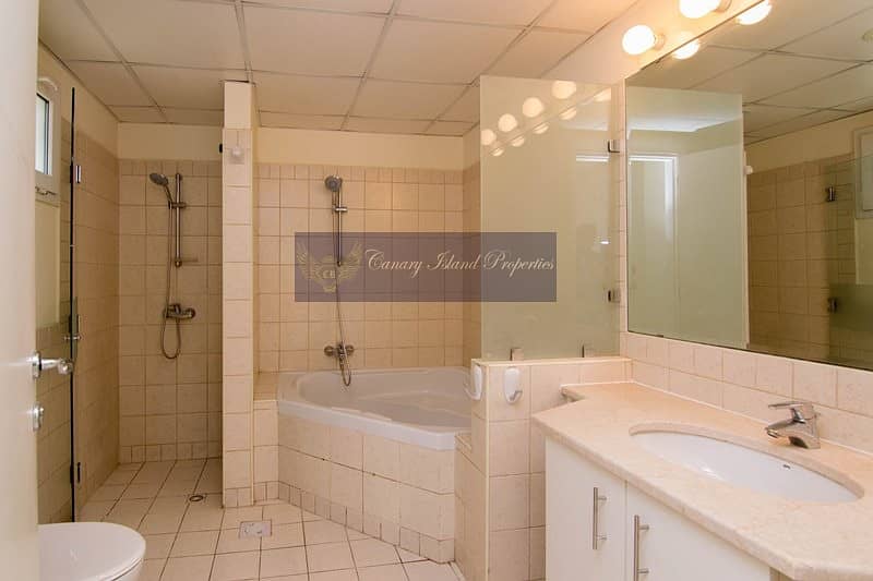 12 Perfect Condition! 5 Bed!Landscaped!Meadows4