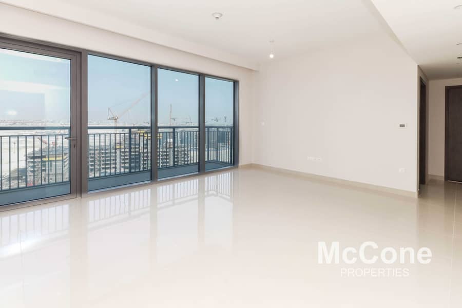 Large Layout | Pool Views | Spacious & Bright Large Layout | Pool Views | Spacious & Bright
