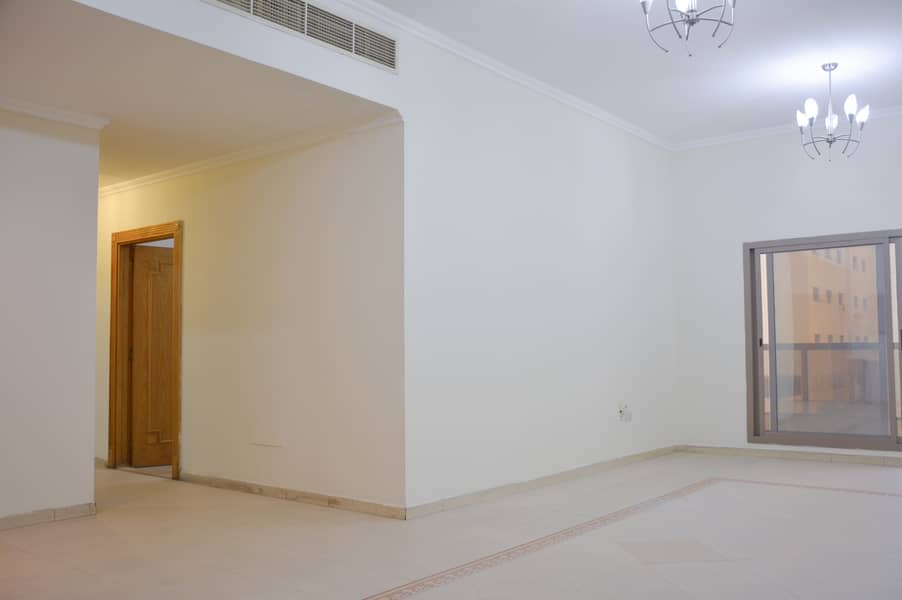 Квартира в Бур Дубай，Аль Манкул，Нур Билдинг 3, 2 cпальни, 65000 AED - 5320972