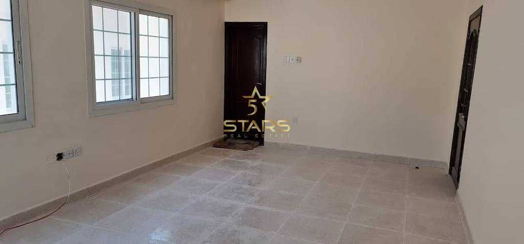 4 4 BR Villa + 2BR Extension | Perfect Lay-out | Very Well Mainatained