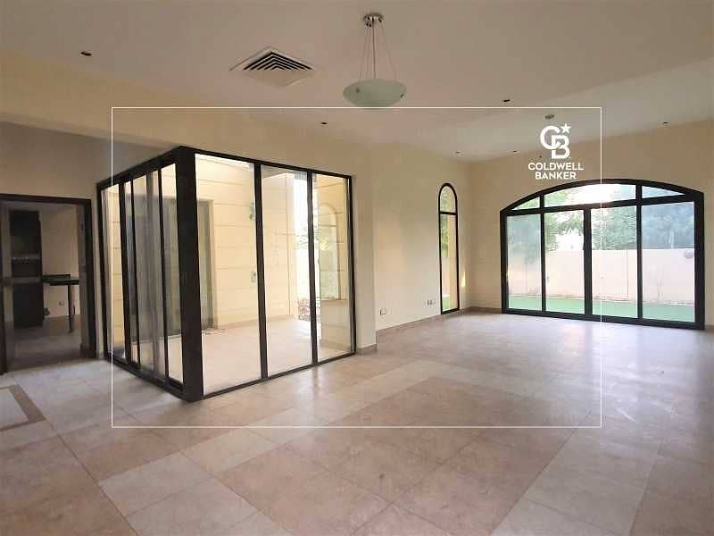 Corner 4Bedroom Close to Town Center Al Salam Rented