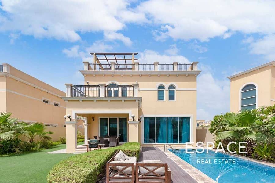 4 Bedroom Single Row and Custom Pool with Large Plot 4 Bedroom Single Row and Custom Pool with Large Plot