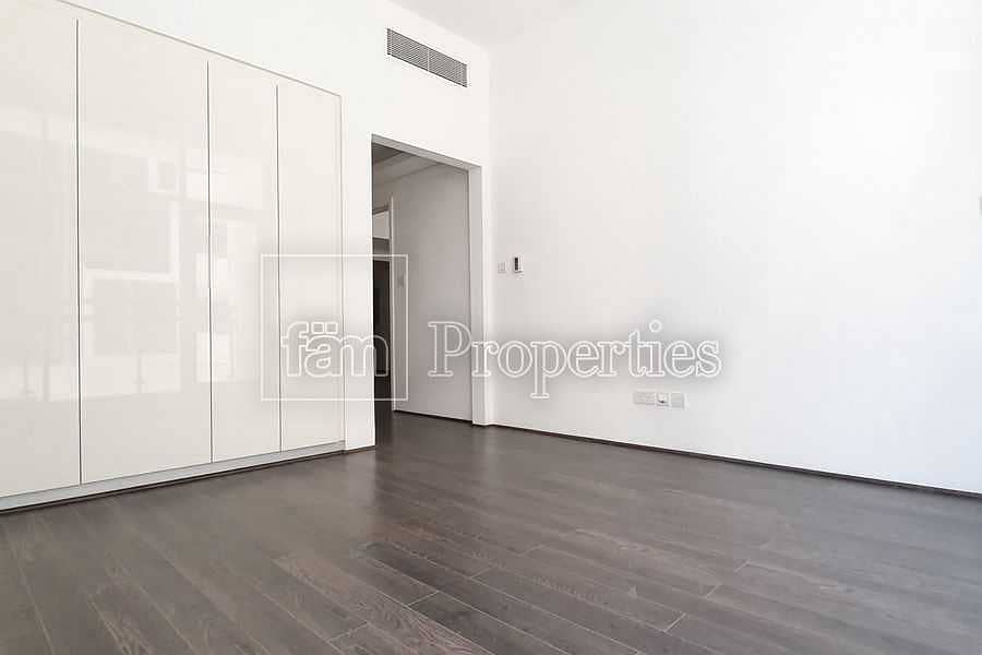 6 Large 1BR| Closed Kitchen| 921 SQ. FT