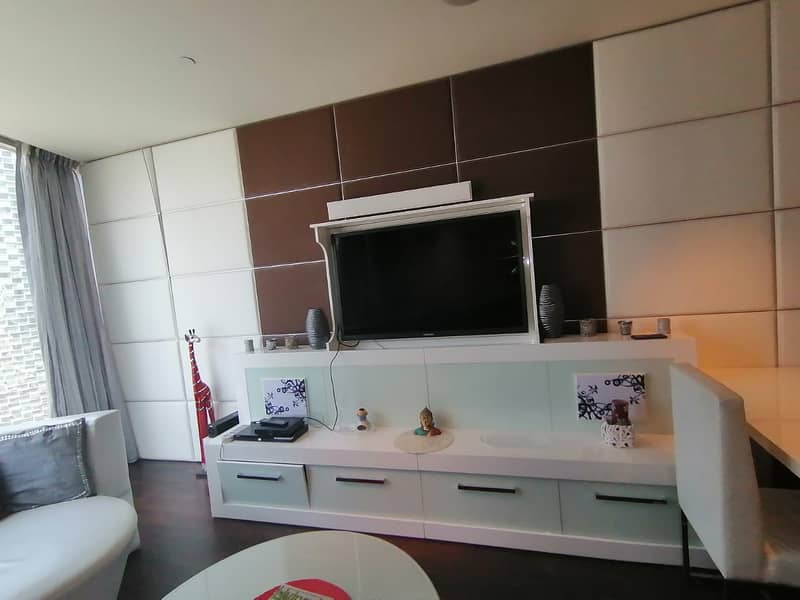 Burj khalifa , Luxury fully furnished 1 b/r with chiller free , 4 cheques