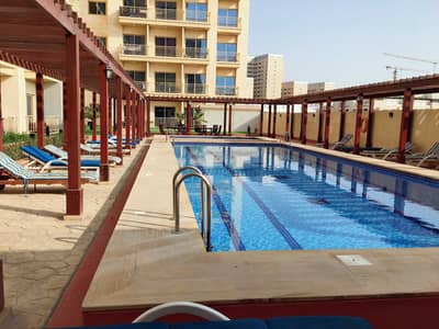 Jvc,  2 b/r with maid room , 4 cheques , balcony