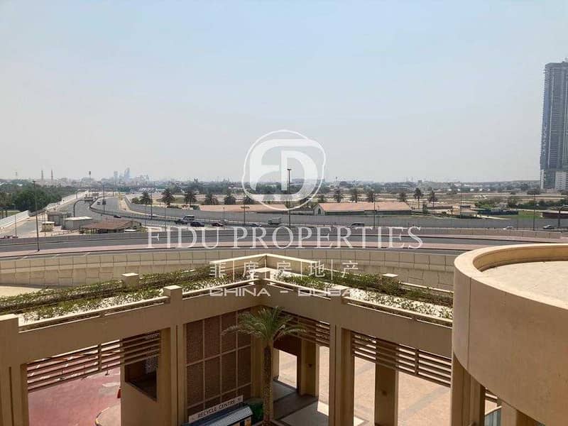 9 Spacious| Unfurnished| Horse Stables View| Cleaned