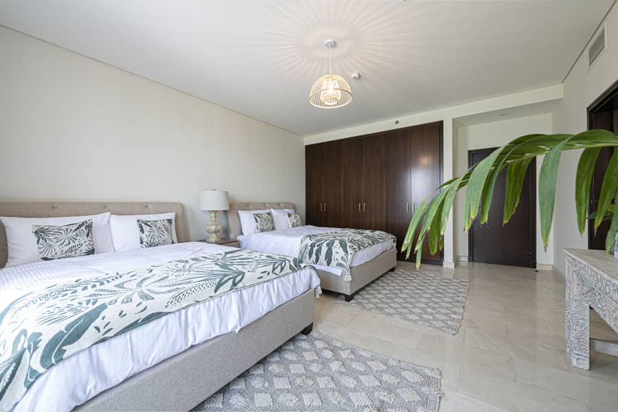 10 Bedroom