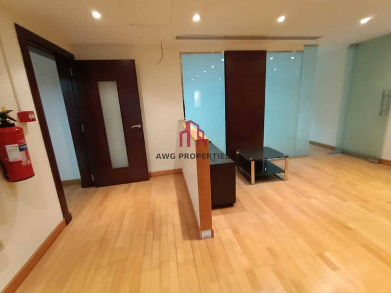 10 Fitted Office w/ Partitions n Furniture | Near Metro