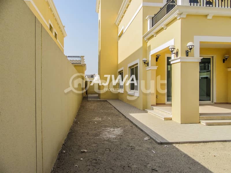 38 Jumeirah Park  4 BR Large Legacy Nova  Sector S