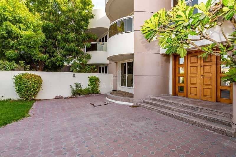 4 Well maintained | Family Compound in Jumeirah 1