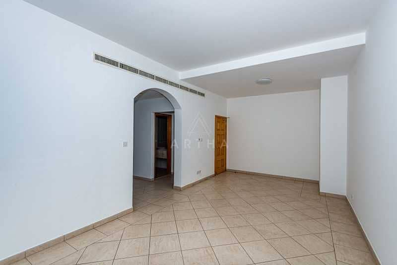 6 Well maintained | Family Compound in Jumeirah 1
