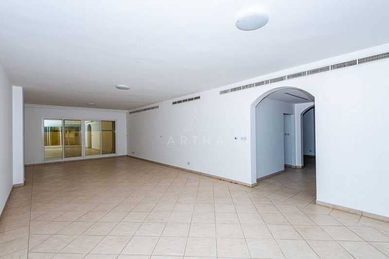 8 Well maintained | Family Compound in Jumeirah 1