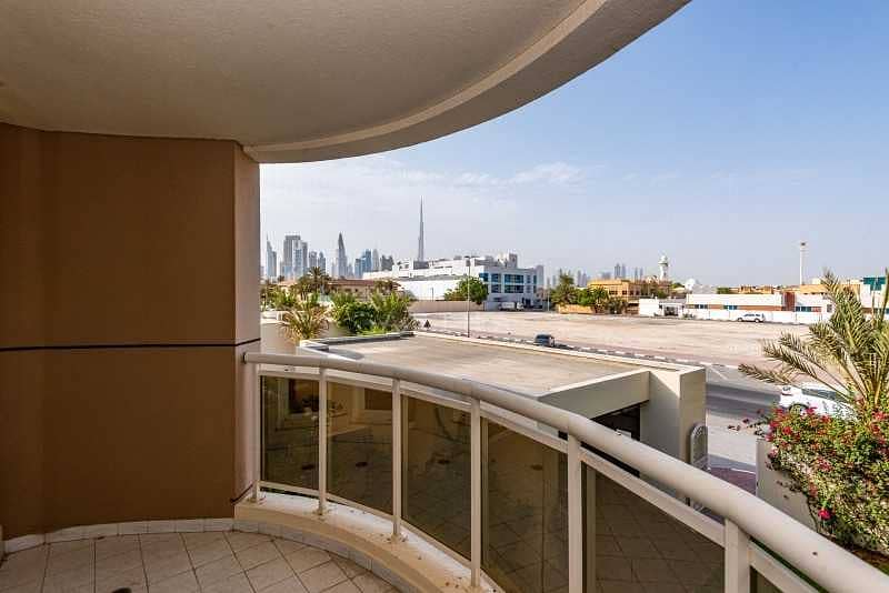 28 Well maintained | Family Compound in Jumeirah 1