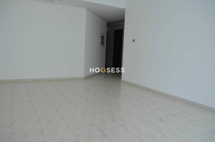 Close to Metro | Spacious | 2 Bed Apartment Close to Metro | Spacious | 2 Bed Apartment