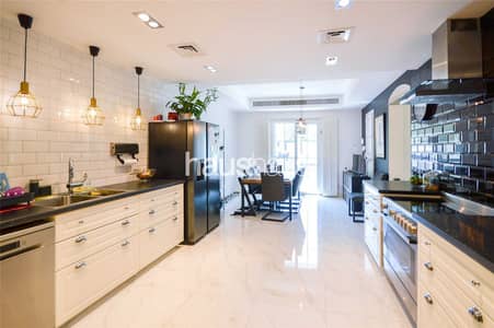 Exclusive stunning upgraded 1E ideal location