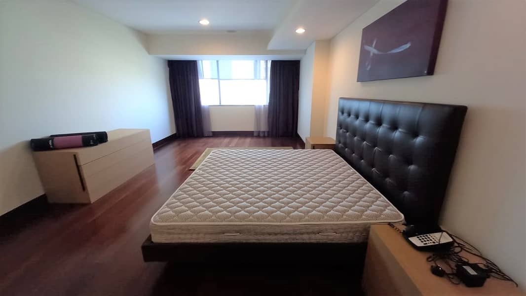 8 Fully Furnished 3BR with Maids