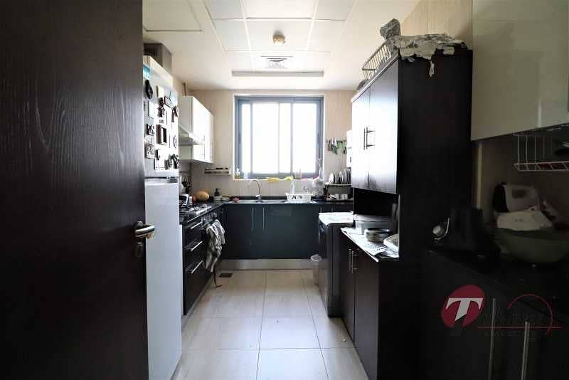 2 Spacious Layout/Near Metro/Well Maintained