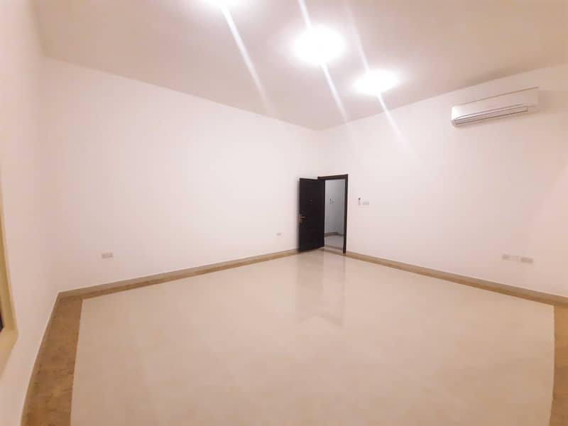 شقة في مدينة الرياض 3 غرف 60000 درهم - 5327215