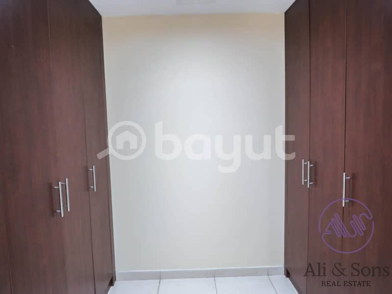 6 Spacious 3brs Flat for rent in Khalidiya