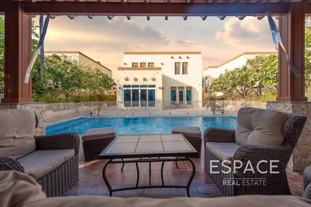 3 Bedroom Villa for Sale in Jumeirah Park, Dubai - New to the Market | Matured Garden | Pool 3 Bedroom Villa for Sale in Jumeirah Park, Dubai - New to the Market | Matured Garden | Pool