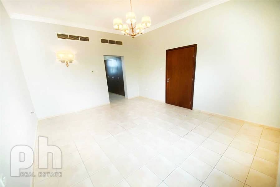 5 Private Pool | Upgraded Kitchen | Vacant