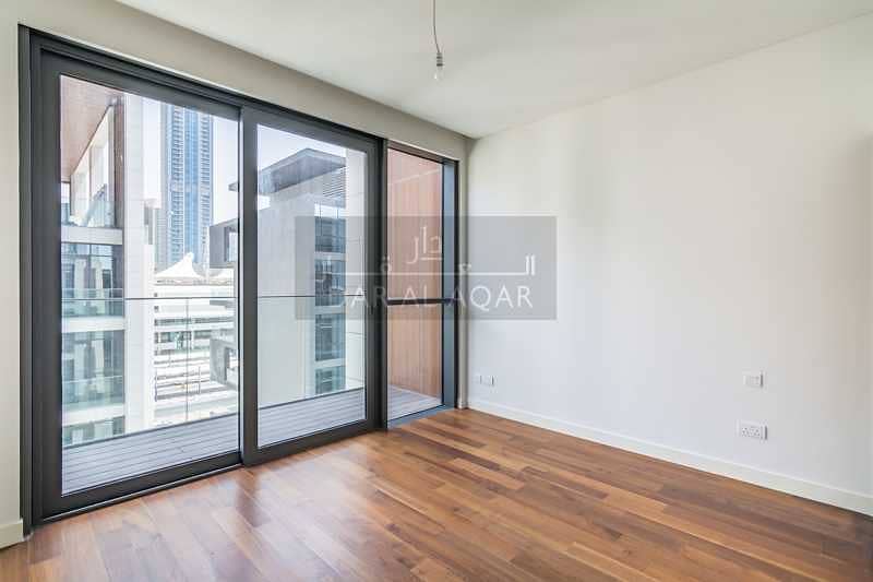 8 Corner Unit| with Open City Walk Community View