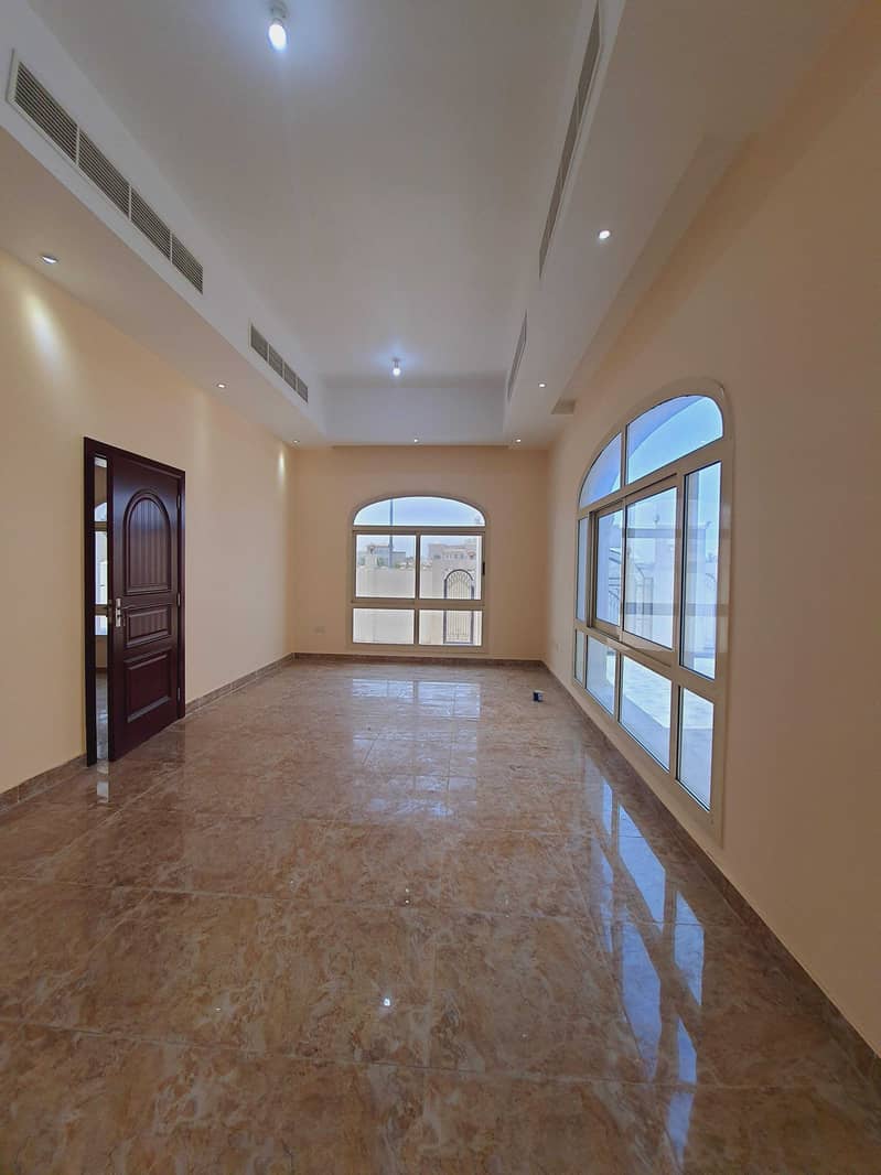 شقة في المنطقة 5،مدينة محمد بن زايد 1 غرفة 39000 درهم - 5286250