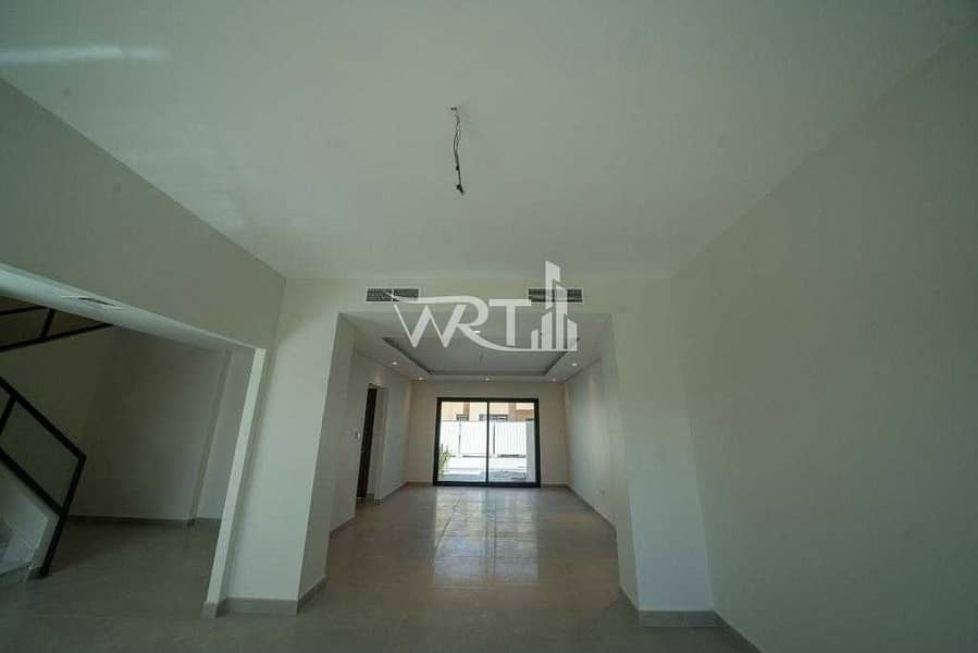 3 Spacious 5BR villa | 5 years free service charge| Excellent location