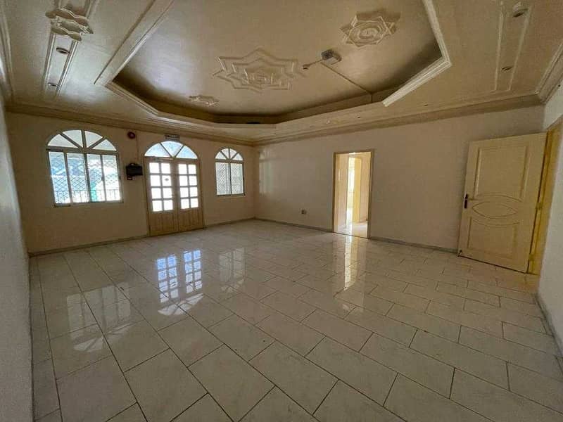 HUGE SIZE 6BHK VILLA WITH GARDEN 2 DOOR HUGE SIZE 6BHK VILLA WITH GARDEN 2 DOOR