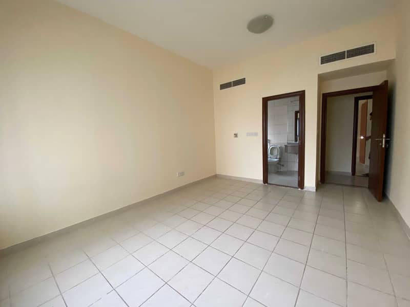 5 TODAY OFFER | LOW PRICE |SPACIOUS AND NEAR MOE METRO