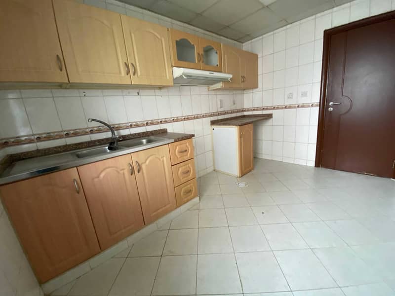 8 TODAY OFFER | LOW PRICE |SPACIOUS AND NEAR MOE METRO