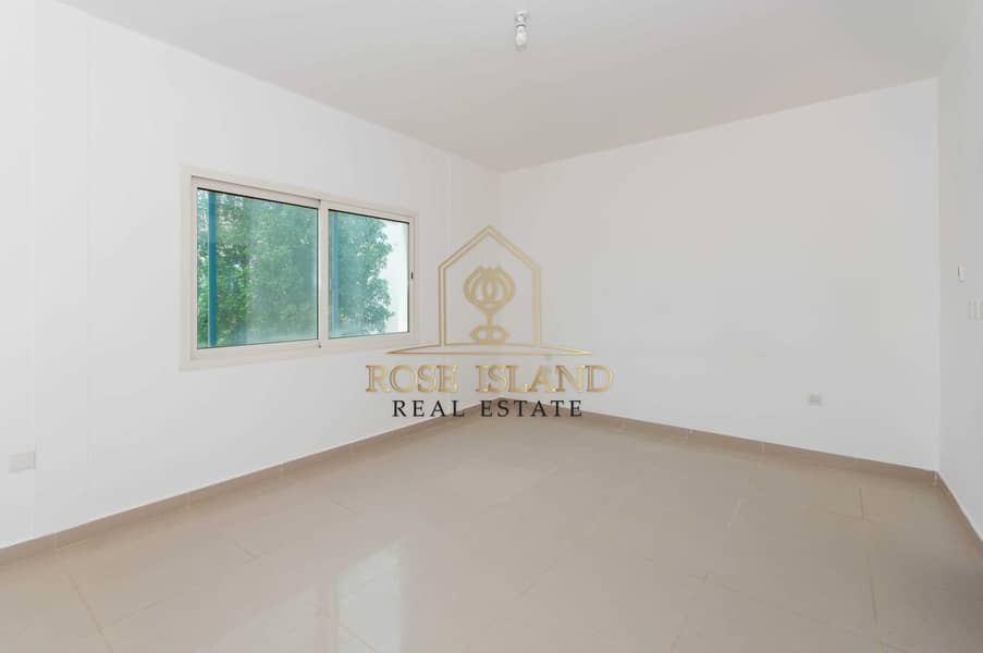 5 Great Deal| Ready To Move In |Classy Villa