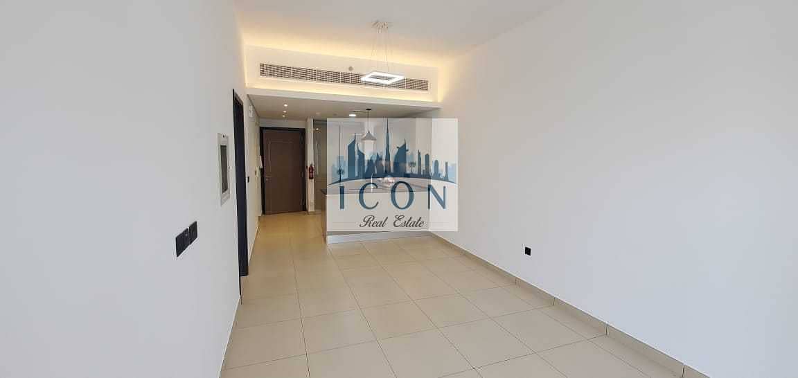 4 brand new one bedroom with study or store apartment come and pool view