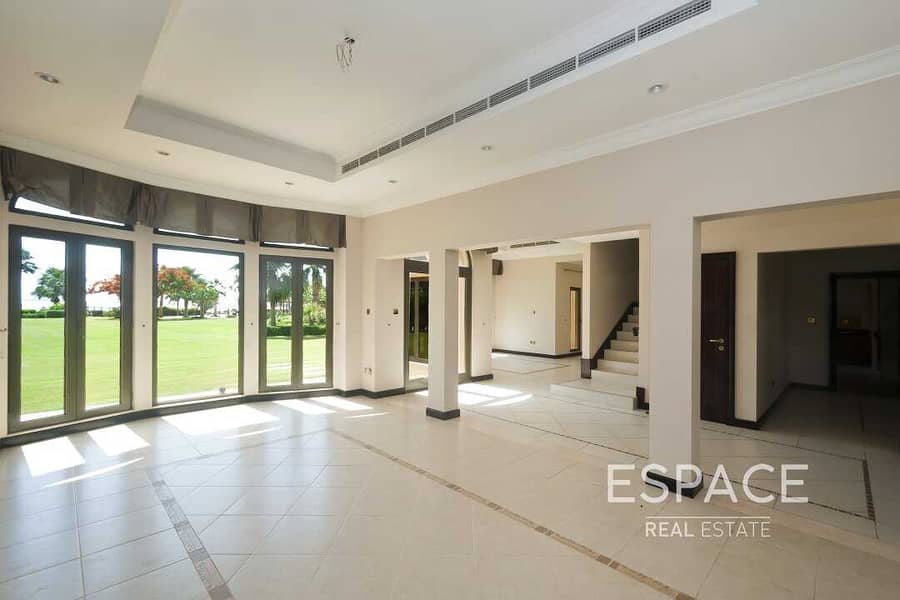 3 Vacant | VIP Frond Villa | Unfurnished and Well Maintained