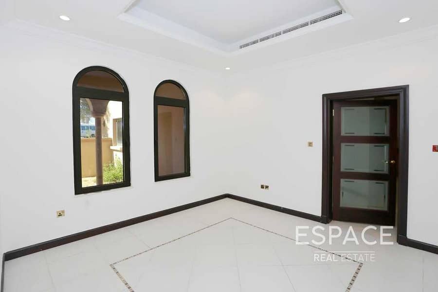 7 Vacant | VIP Frond Villa | Unfurnished and Well Maintained