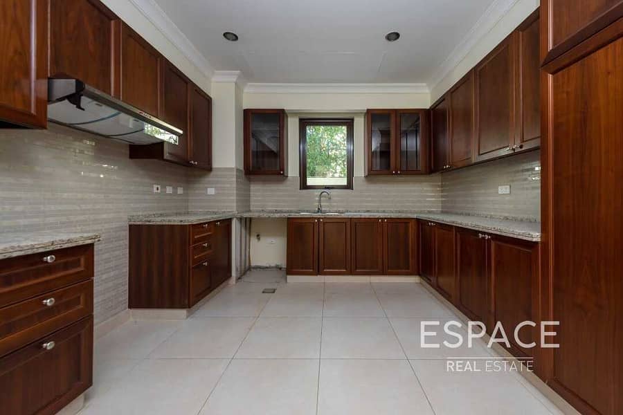 2 Type 6 | 5 Bed | Close to Park and Pool